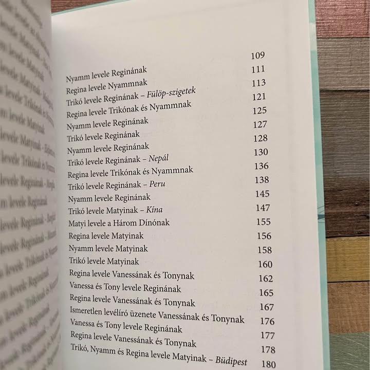 Három kis dínó a világ körül