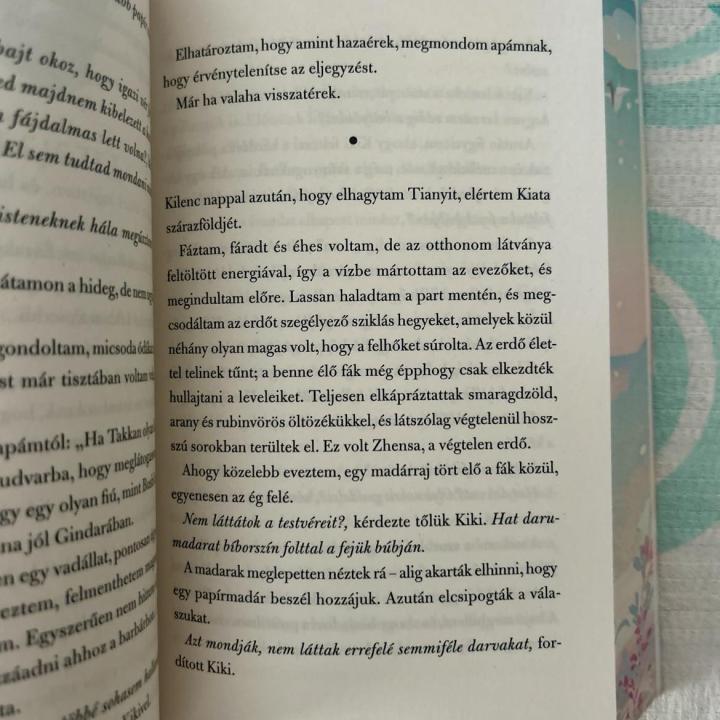 Hat bíborszín darumadár