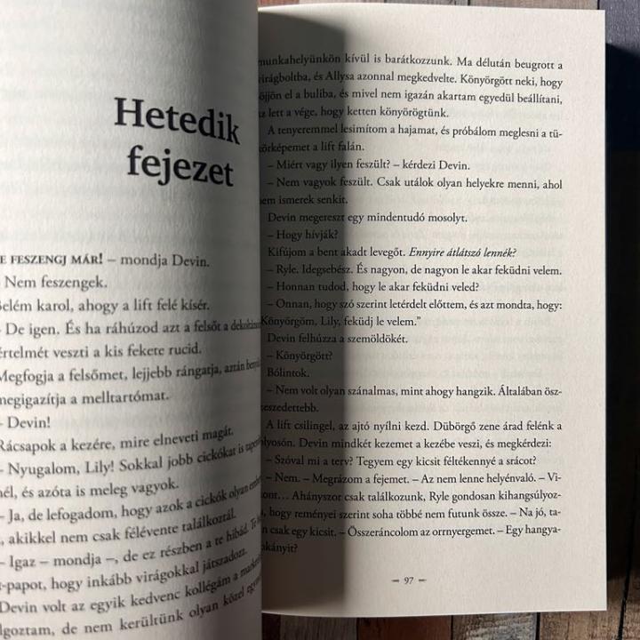 Velünk véget ér  (It ends with us)