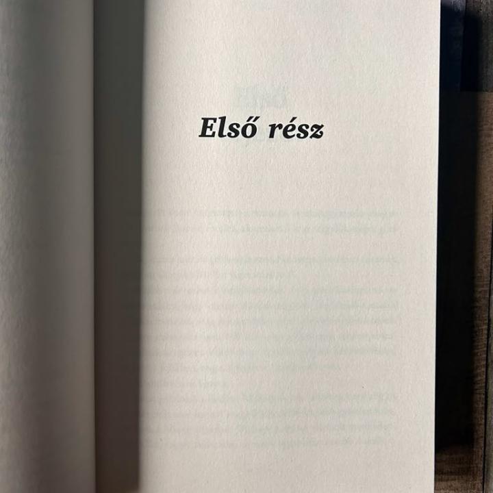 Velünk véget ér  (It ends with us)